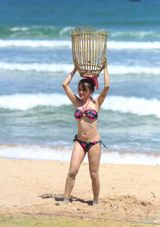 Chia tay bạn trai, Hương Giang idol diện bikini khoe 3 vòng sexy