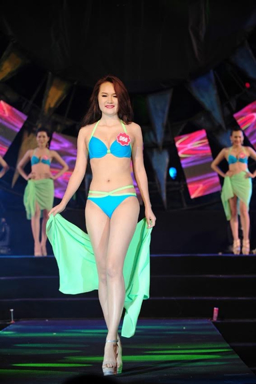Choáng với dàn thí sinh Hoa hậu Biển mặc bikini khoe sắc