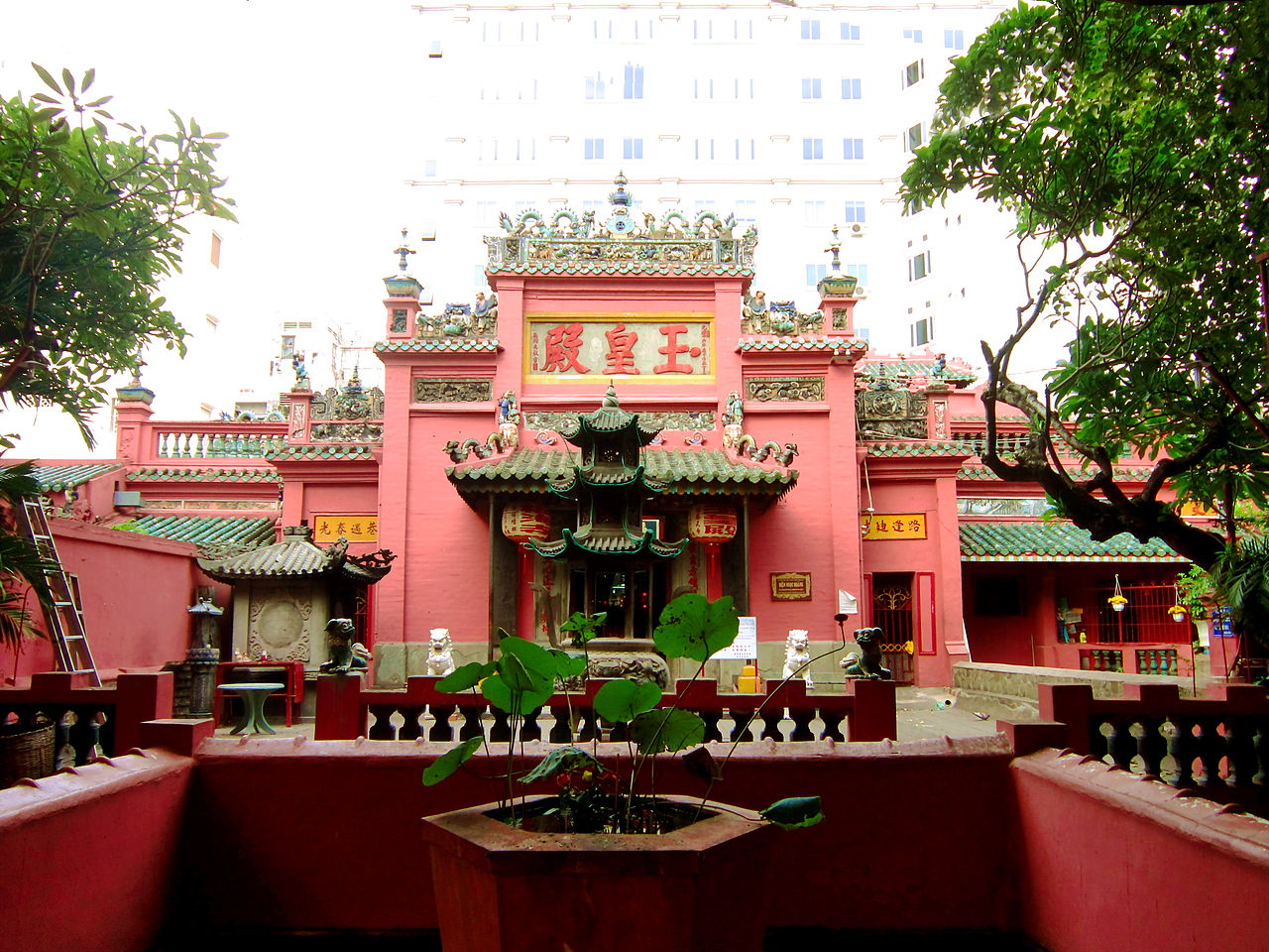 Những ngôi chùa cầu tài nổi tiếng ở Việt Nam, đã cầu là có lộc (P.2)