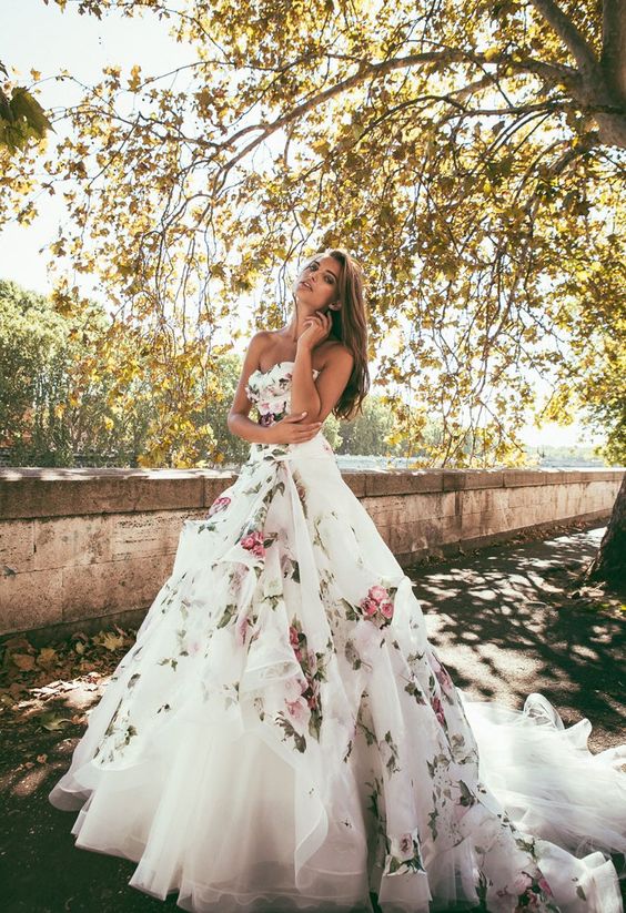 Những mẫu váy cưới ngọt ngào, quyến rũ nhất mùa hè 2016