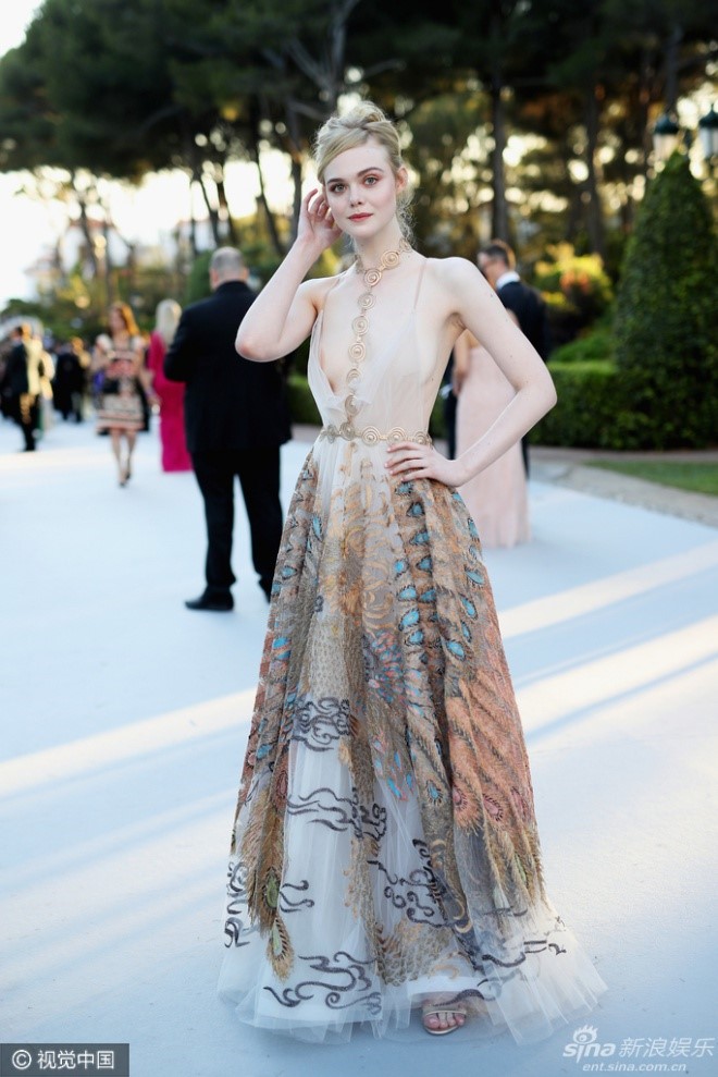 Những sự cố váy áo của sao thế giới tại Cannes 