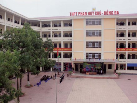 Trường THPT đầu tiên tại Hà Nội công bố điểm chuẩn vào lớp 10