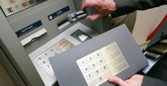 Quy tắc đơn giản để hạn chế rủi ro mất tiền thẻ ATM