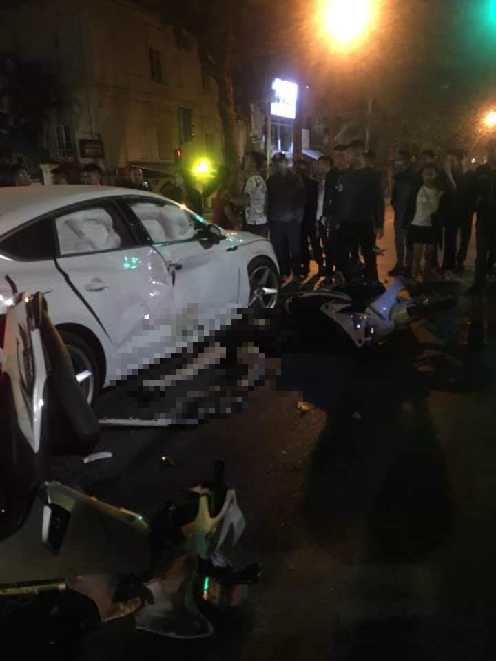 Xe Audi A5 gây tai nạn liên hoàn trên phố Phan Chu Trinh.