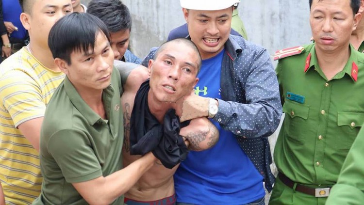 Đối tượng bị công an bắt giữ.