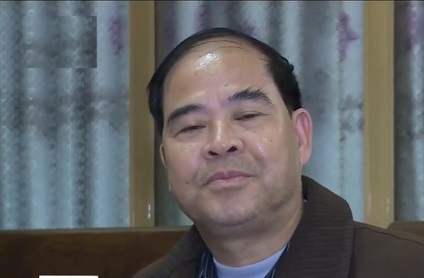 Ông Đinh Bằng My, Hiệu trưởng Trường phổ thông dân tộc nội trú Thanh Sơn, bị tố xâm hại tình dục nhiều nam sinh - Ảnh cắt từ clip VTV.