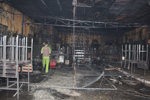 Nhà hàng bốc cháy dữ dội khiến 6 người tử vong. Ảnh: Báo Công an TP HCM.