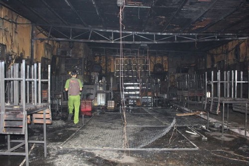 Hiện trường bên trong nhà hàng cháy làm 6 người chết.