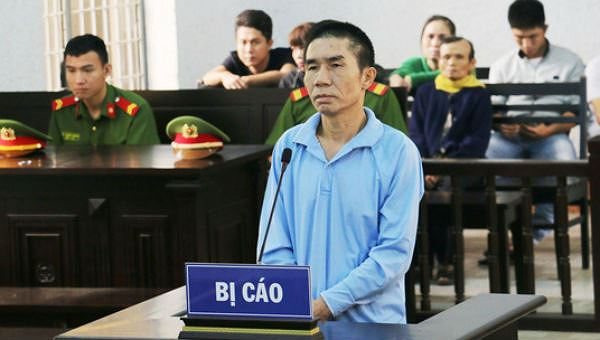 Bị cáo Nguyễn Văn Hùng tại tòa.