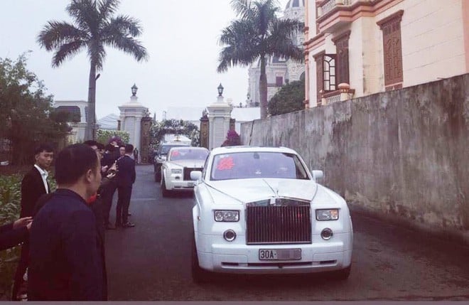Hình ảnh siêu xe Rolls-Royce Phantom, Benley… đi đón dâu. 