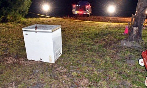 Chiếc tủ đông mà ba đứa trẻ bị mắc kẹt bên trong. Ảnh: Suwannee County Sheriff's Office