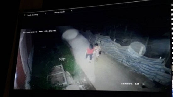 Hình ảnh camera an ninh ghi lại bà P. đi cùng bà H. trước khi xảy ra vụ án