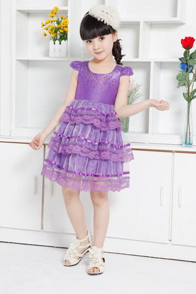 Cách chọn váy đầm cho bé gái dáng gầy cực xinh vừa vặn  TH Điện Biên Đông