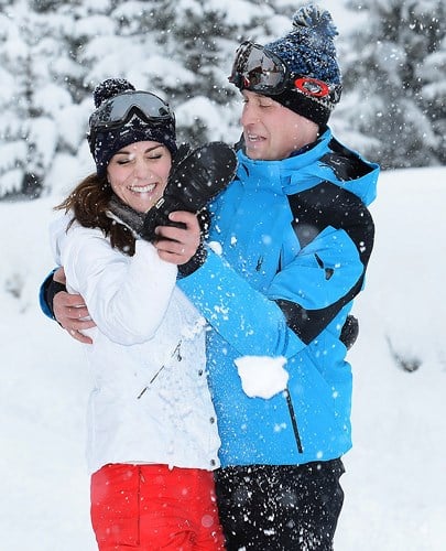 Mặc dù công việc của Hoàng gia rất bận rộn nhưng vợ chồng Hoàng tử William vẫn luôn biết tạo niềm vui cho nhau. Trong suốt chuyến đi trượt tuyết ở Alps, cặp đôi không ngừng cười đùa và vui vẻ bên nhau.
