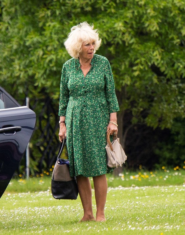 Bà Camilla đã rời khỏi cung điện hoàng gia và hiện tại đang sống ở căn nhà của mình tại Ray Mill, Wiltshire.