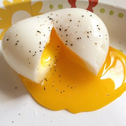 Trứng luộc cũng có thể ăn kèm hạt tiêu. Đây là sự lựa chọn tối ưu cho người tập thể hình