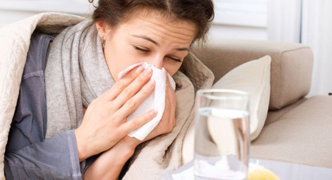 Bệnh cảm cúm là một bệnh nhiễm trùng hô hấp cấp tính do virus cúm gây nên, lây nhiễm qua đường hô hấp, trực tiếp từ người bệnh sang người khỏe.