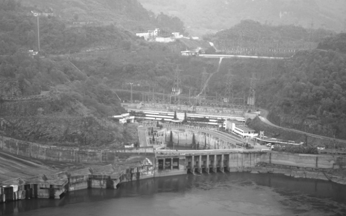 Sự kiện này diễn ra sau lễ ngăn sông Đà đợt I và khởi công xây dựng Nhà máy Thủy điện Hòa Bình 18 ngày.