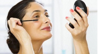 Mẹo trang điểm giúp chị em trung niên vừa trẻ lại vừa sang