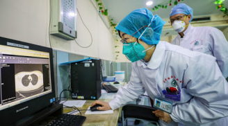 Virus SARS-CoV-2 biến đổi chậm hơn virus cúm 4 lần, xuất hiện 2 nhóm khác nhau