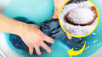 Cho 1 nắm muối vào chậu giặt, đảm bảo quần jean không bao giờ bạc màu, sạch tinh như mới