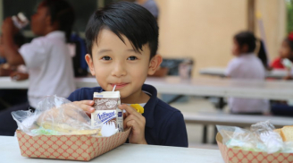 Vinamilk và nhà máy sữa tại Mỹ cùng chung tay để ủng hộ người dân gặp khó khăn trong đại dịch COVID-19