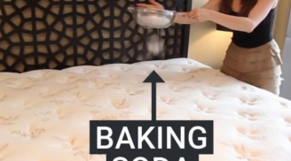Đổ cả hộp baking soda lên nệm và chờ đúng một giờ sau, ai cũng 'tròn mắt' khi thấy điều bất ngờ