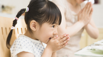Để con gái sau này hạnh phúc và thành đạt, cha mẹ đôi khi phải 'tàn nhẫn' từ khi con còn nhỏ