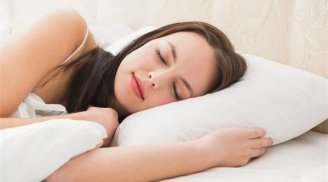 Tư thế ngủ nhiều chị em thích lại gây hại tử cung và vòng 1, từ nay hãy thay đổi ngay
