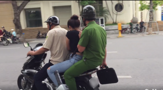 Hai cô gái lừa bán tăm từ thiện giá cao ở Hồ Gươm bị người dân vây bắt giao cho công an