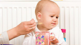 Một số lý do khiến bé từ chối ăn dặm