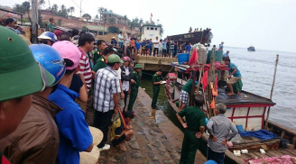 Quảng Trị: Tàu chở hơn 30 người chìm xuống biển, một người tử vong