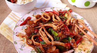 Làm món mực sốt chua cay thơm ngon hấp dẫn đãi cả nhà ngày cuối tuần