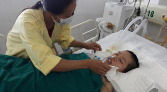 Mắc phải căn bệnh quái ác, nữ sinh ĐH Thương Mại sốt cao rồi rơi vào hôn mê 2 tháng vẫn chưa tỉnh