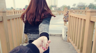 Nếu yêu em, khi gặp hoạn nạn hãy nắm chặt tay em được không anh?