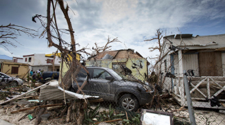 SIÊU BÃO IRMA quét qua, Caribe 'bị san phẳng', Califonia sơ tán vắng lặng bóng người