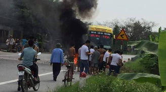 Người phụ nữ bơm gas bật lửa dạo bị bỏng nặng sau va chạm với ô tô khách