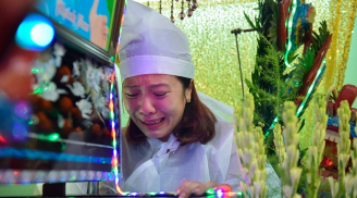 Trở về từ Mĩ, con gái nghệ sĩ Khánh Nam khóc ngất bên di ảnh của cha