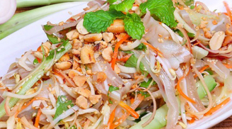 Cuối tuần làm món nộm tai heo sần sật, bùi bùi không ngấy ai ăn cũng ghiền