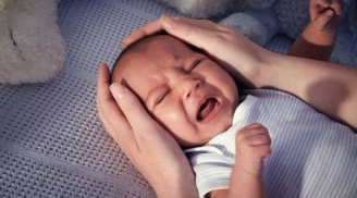 Các bước xử trí nhanh khi bé bị ngã đập đầu xuống đất, bố mẹ cần lưu ý để tránh biến chứng đáng tiếc