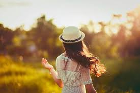 Nếu nhìn rõ bản thân, bạn sẽ chẳng còn dũng khí để chê bai người khác