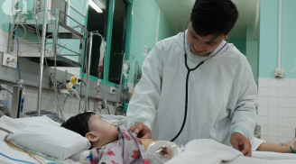 Bà ngoại bé trai 11 tháng tuổi bị mẹ đâm thủng ruột: Tôi tưởng nó về thăm con...