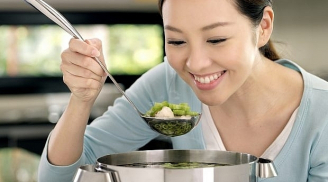 Chẳng may lỡ tay nêm canh quá mặn cũng đừng vội bỏ đi vì chỉ cần thêm thứ này canh lại thơm ngon hơn