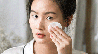 Cứ tẩy trang theo cách này bảo sao da nhanh lão hóa, nhăn nheo già đi tận 20 năm, chị em hết sức nhớ