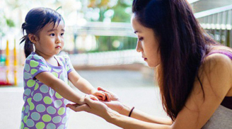 7 sai lầm khi dạy con biến trẻ thành một đứa trẻ kém cỏi, bạc nhược khi trưởng thành