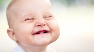 Nhiều mẹ nghĩ ''Trẻ con cần gì đánh răng' là hoàn toàn sai lầm, trẻ đến tuổi này hãy tập đánh răng cho con