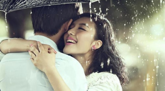 Dấu hiệu người đàn ông yêu bạn đến trọn đời, dù phong ba sóng gió cũng không bao giờ buông tay