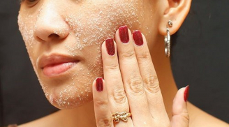 Nếu biết cách tẩy da chết làm sạch da đúng cách, không những da trẻ đẹp mà lỗ chân lông còn nhỏ đi nhiều