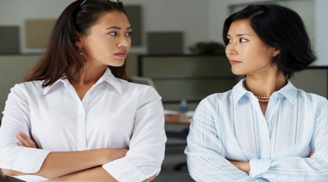 Mẹ đẻ cho mảnh đất, mẹ chồng bảo: “Để chồng đứng tên mới có lộc”, con dâu đáp: “Con không ngu mẹ ạ”