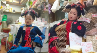 Ngồi bán hàng tạp hóa nhưng người phụ nữ lại diện trang phục như quý phi, nguyên nhân càng gây bất ngờ